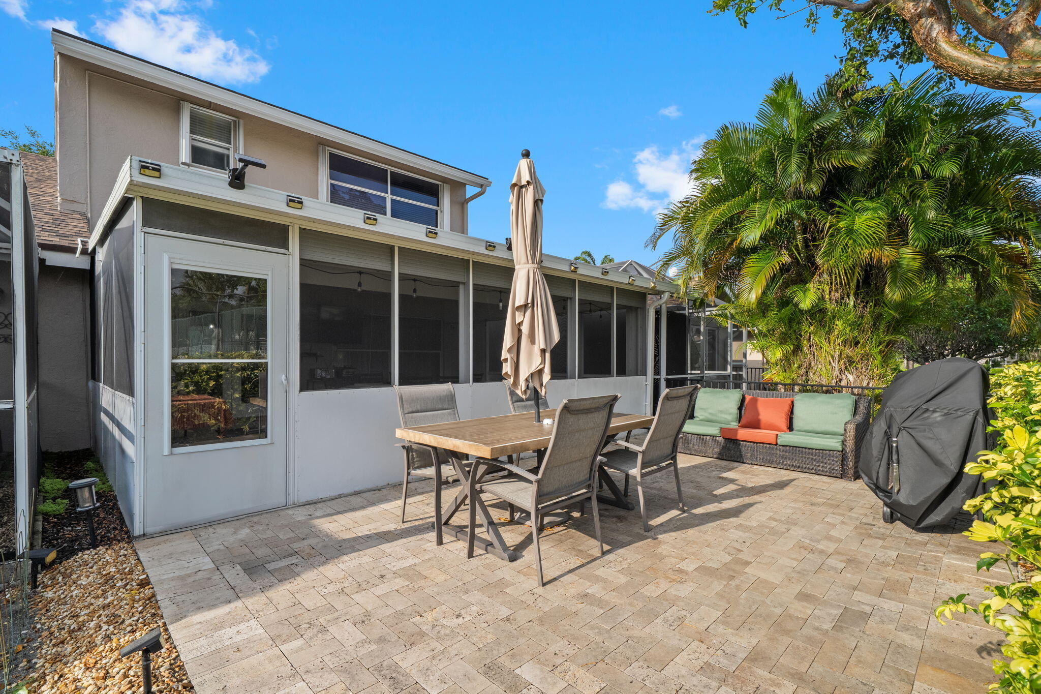 THE LAKES - Residential