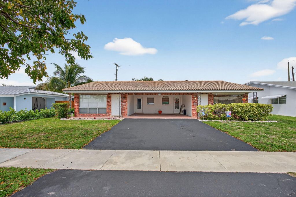 Photo of 371 SE 1st Avenue, Pompano Beach, FL 33060 (MLS # B26009891)