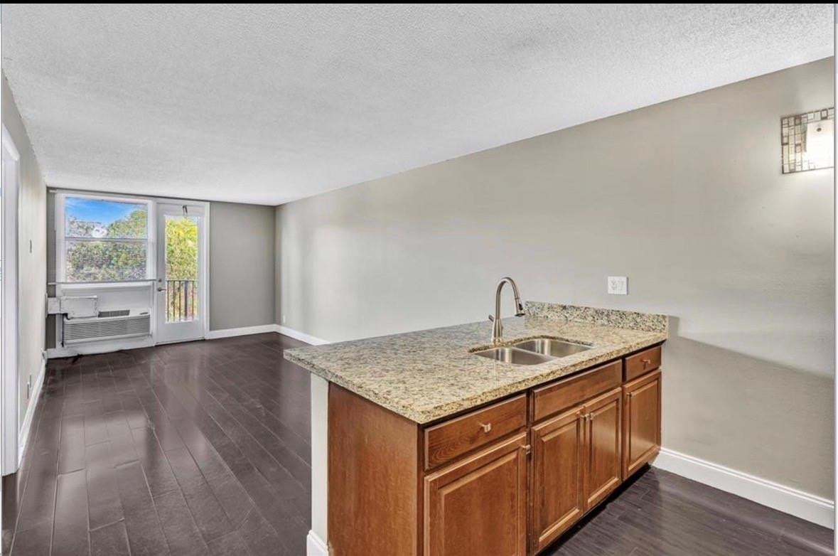 Coral Spgs Tower Club II - Residential Lease