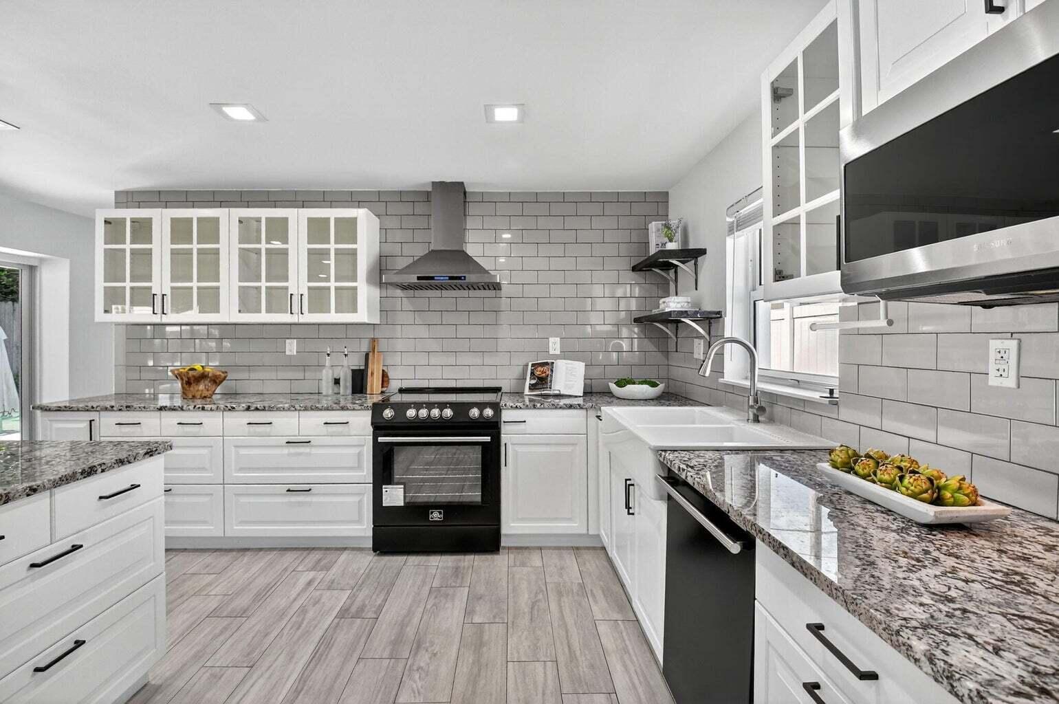 FOREST HILLS - Residential Lease