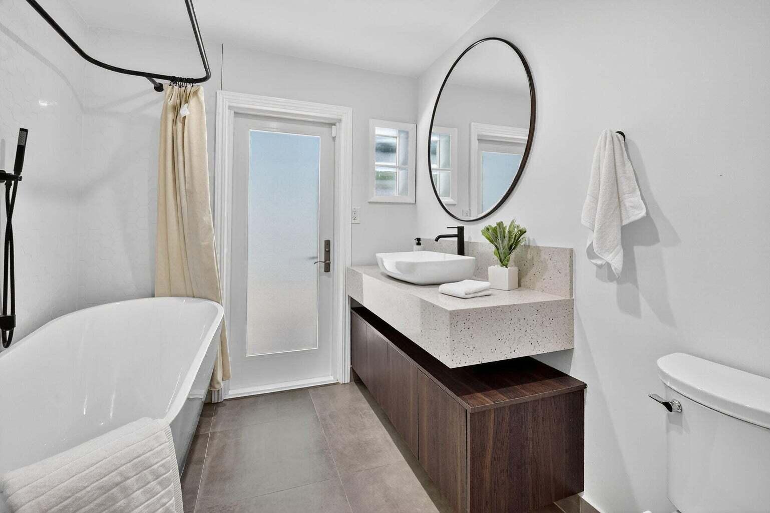 FOREST HILLS - Residential Lease