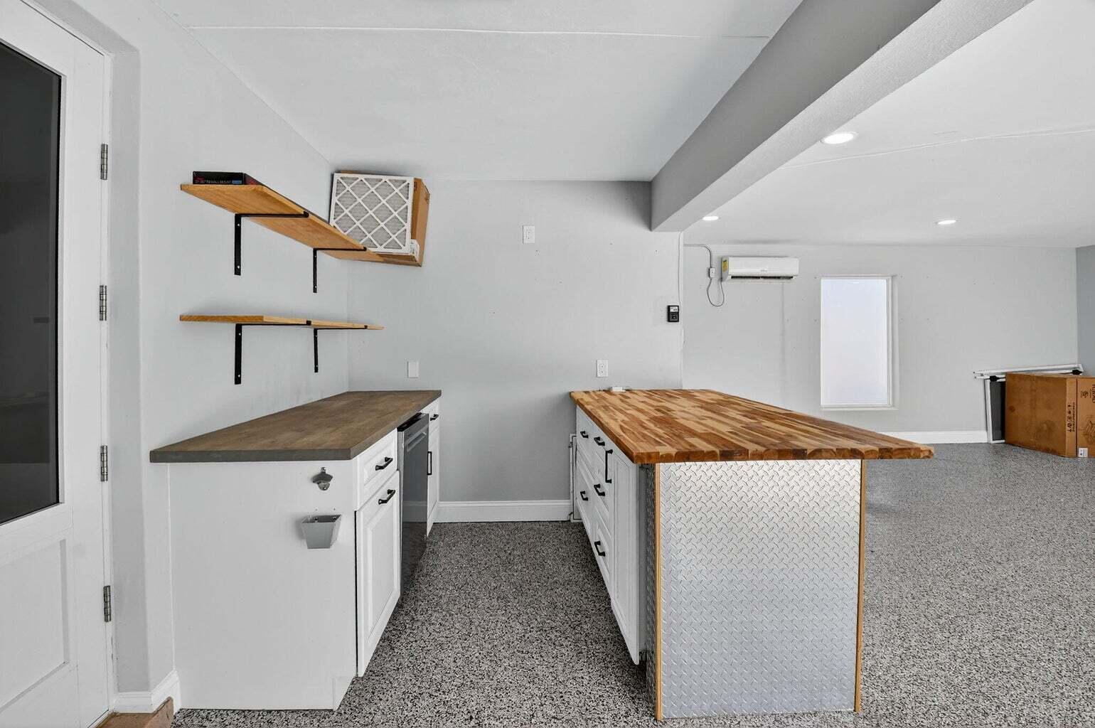 FOREST HILLS - Residential Lease