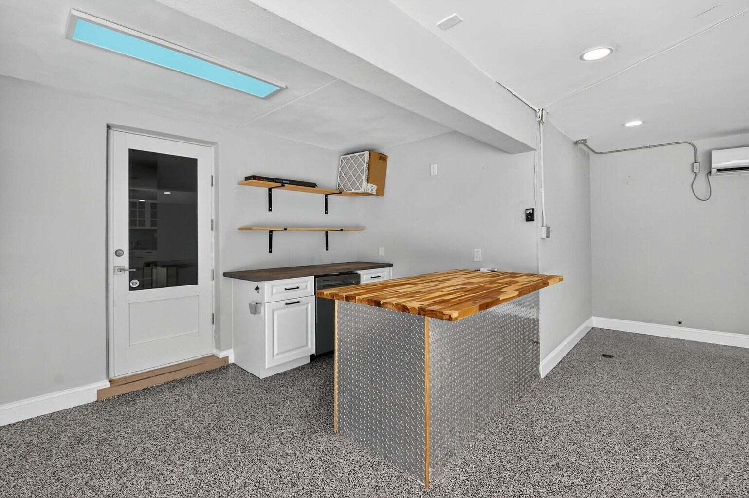 FOREST HILLS - Residential Lease