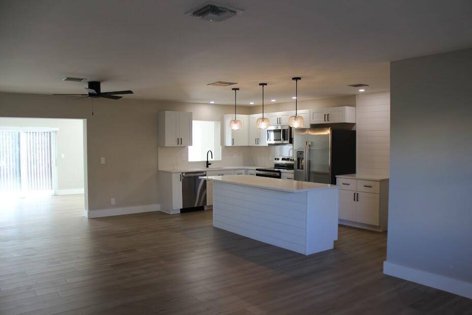 2104 NE 1ST Court
