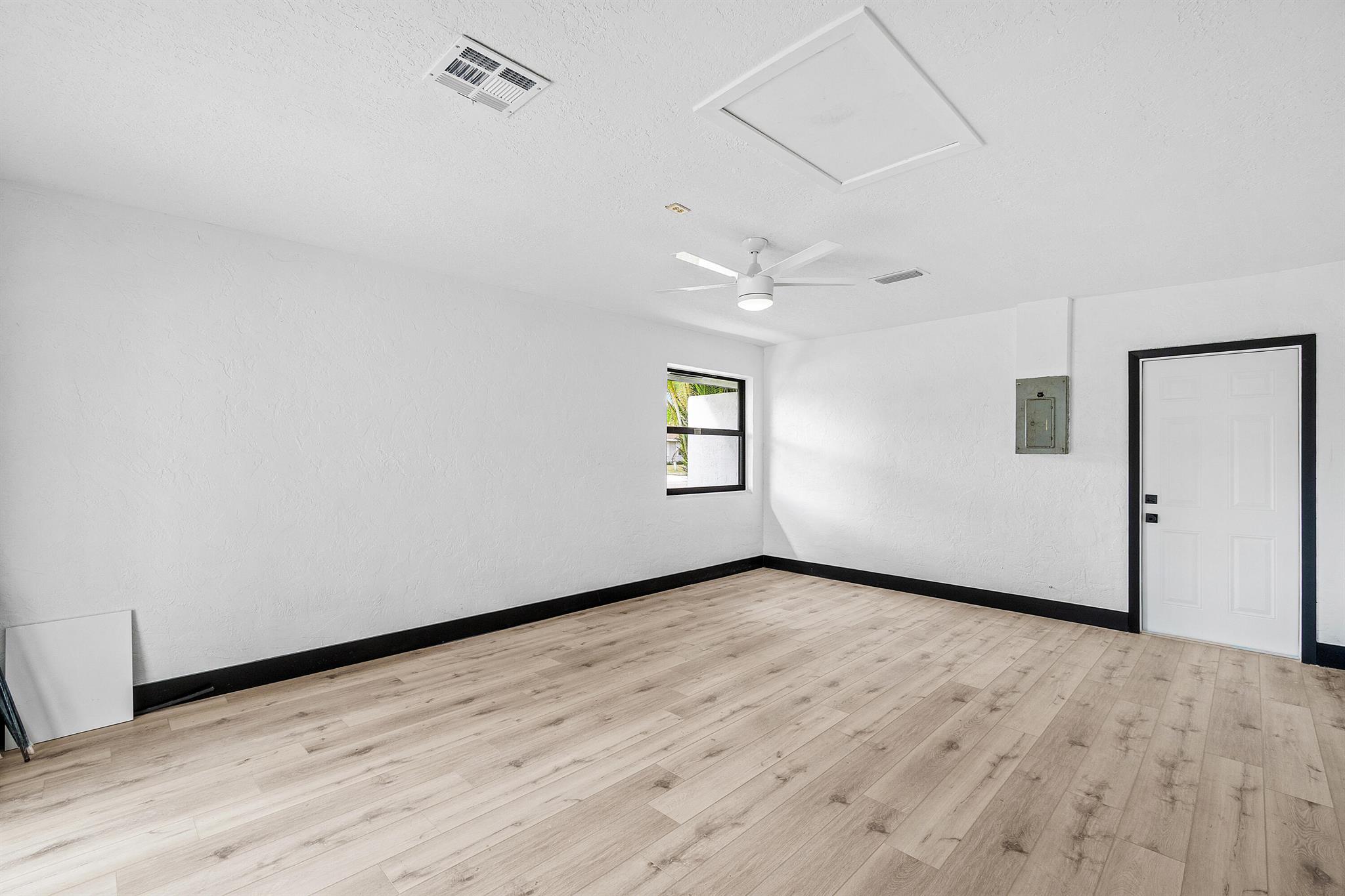 LAKES OF LANTANA PHASE 1A - Residential