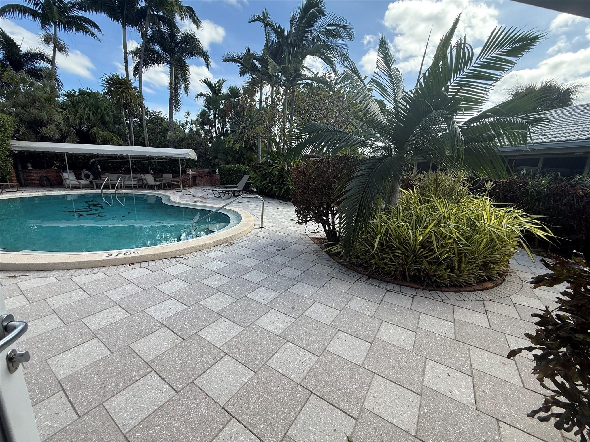 CORAL RIDGE COUNTRY CLUB - Residential Lease