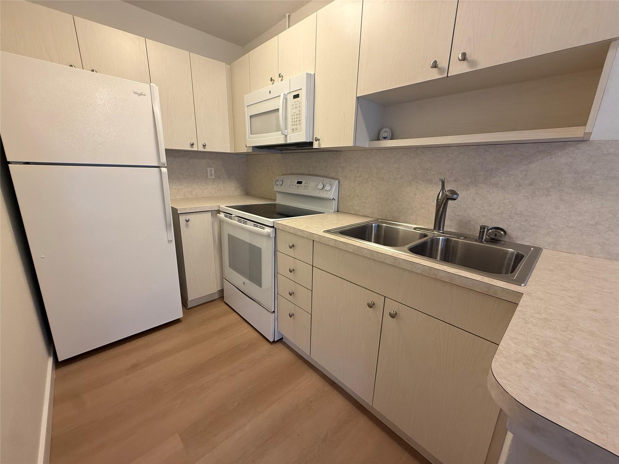 CORAL RIDGE COUNTRY CLUB - Residential Lease