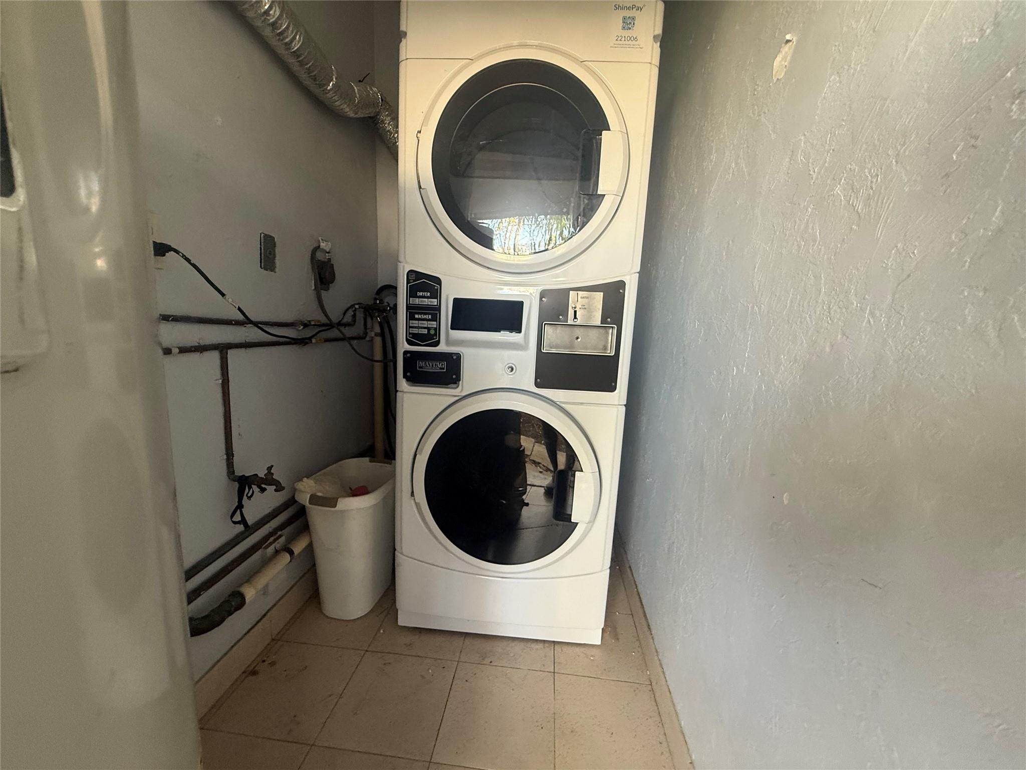 CORAL RIDGE COUNTRY CLUB - Residential Lease