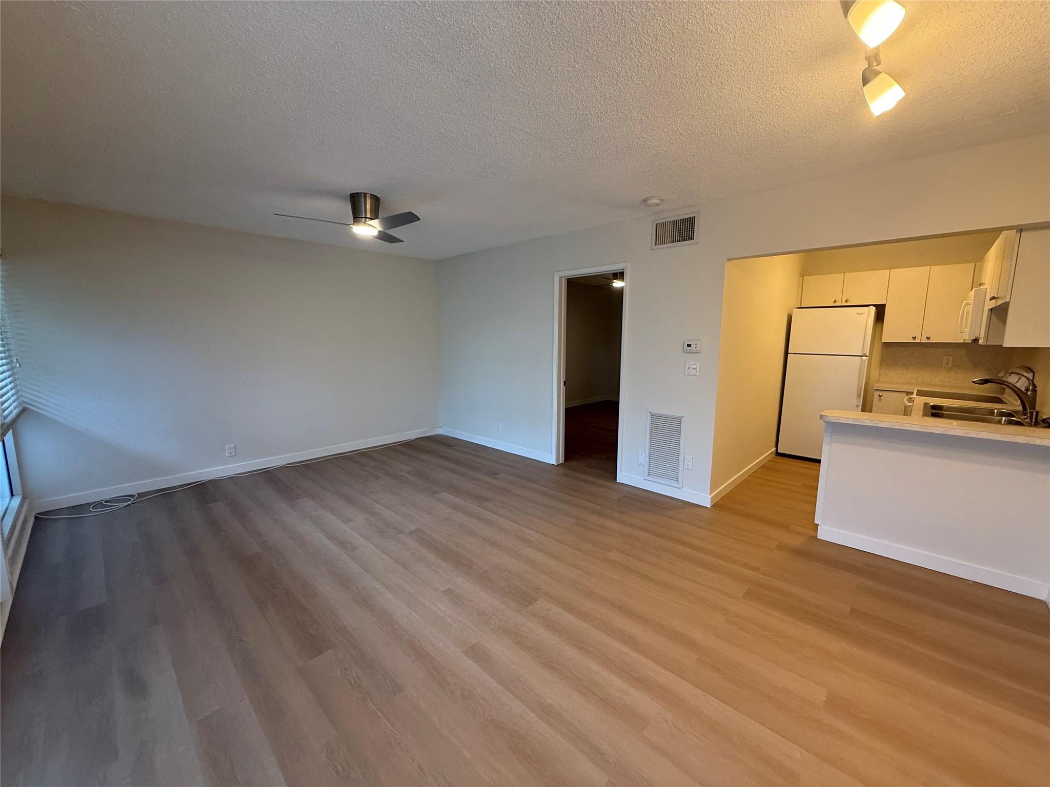 CORAL RIDGE COUNTRY CLUB - Residential Lease