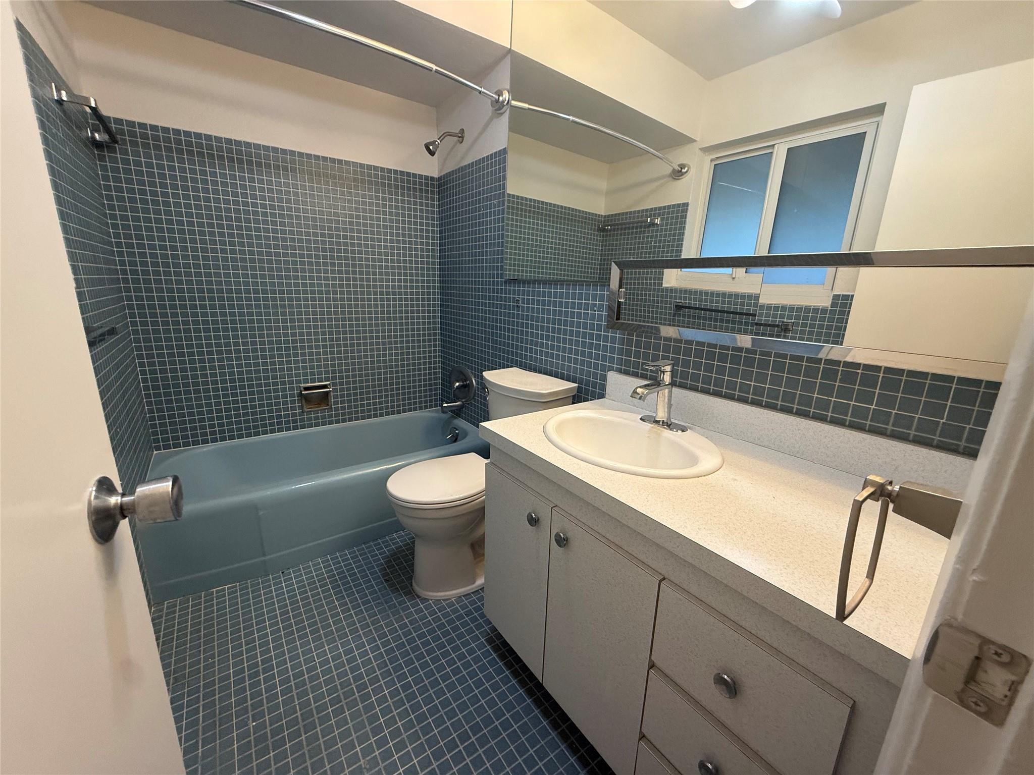 CORAL RIDGE COUNTRY CLUB - Residential Lease