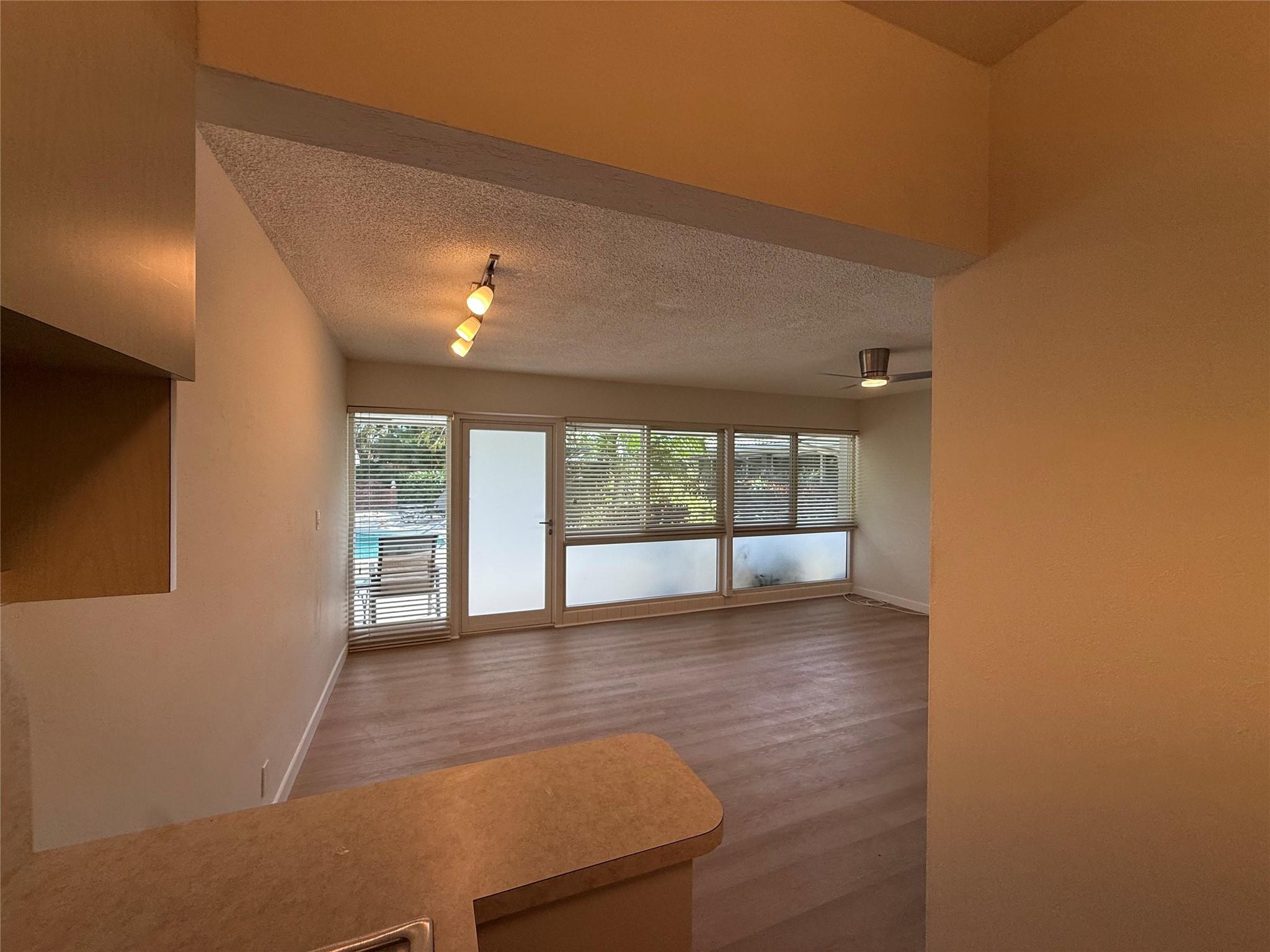 CORAL RIDGE COUNTRY CLUB - Residential Lease