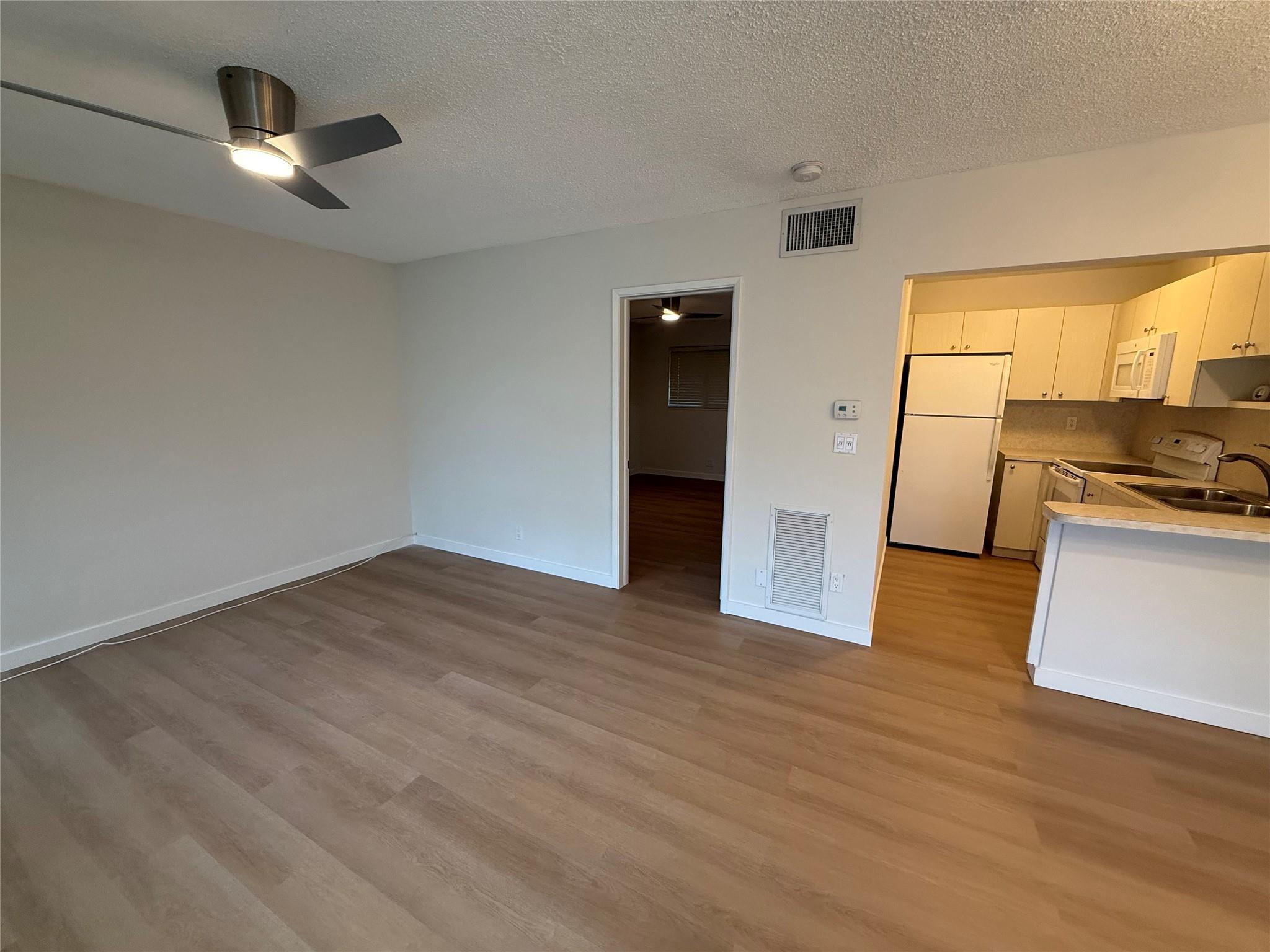 CORAL RIDGE COUNTRY CLUB - Residential Lease