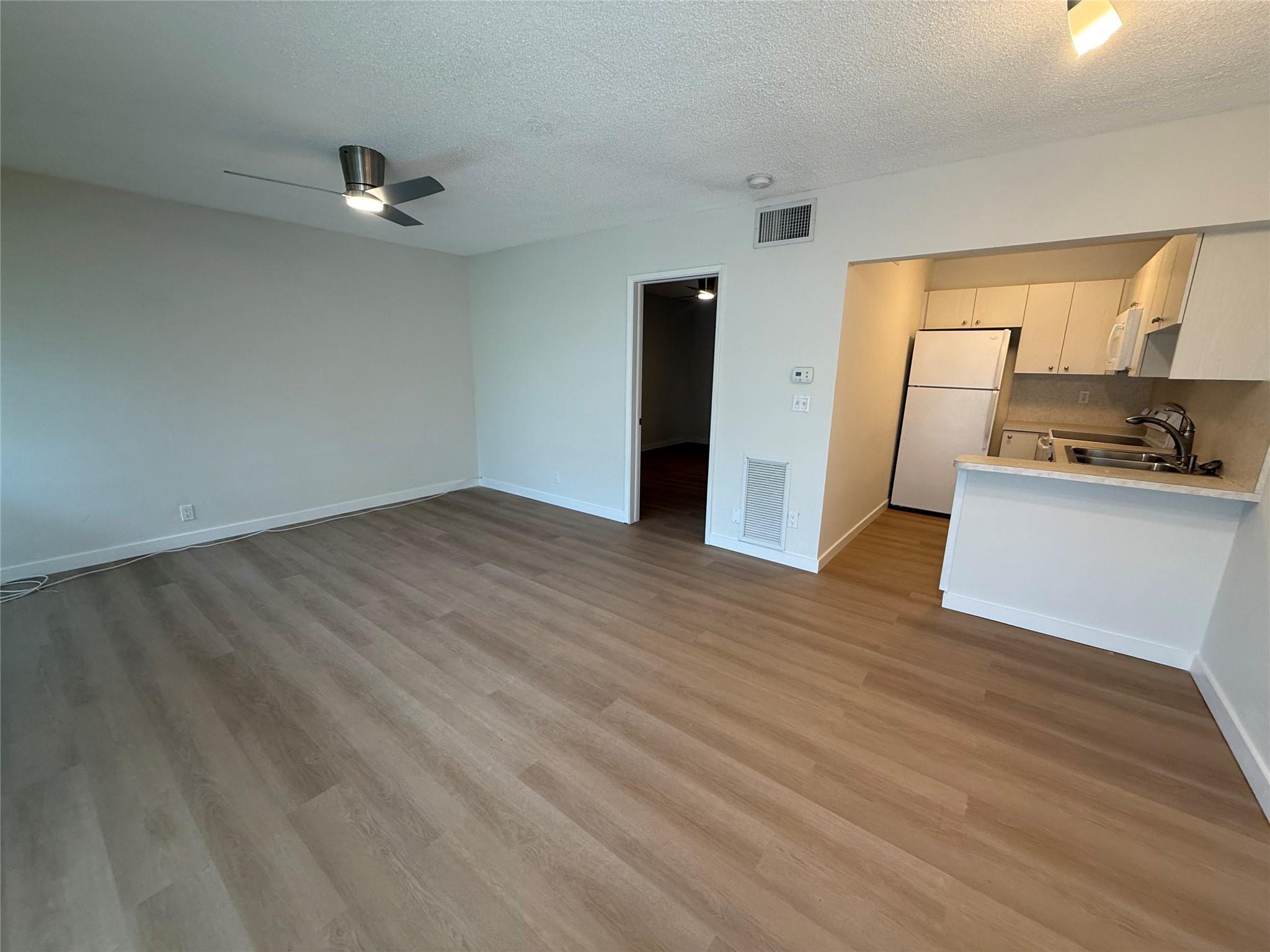 CORAL RIDGE COUNTRY CLUB - Residential Lease