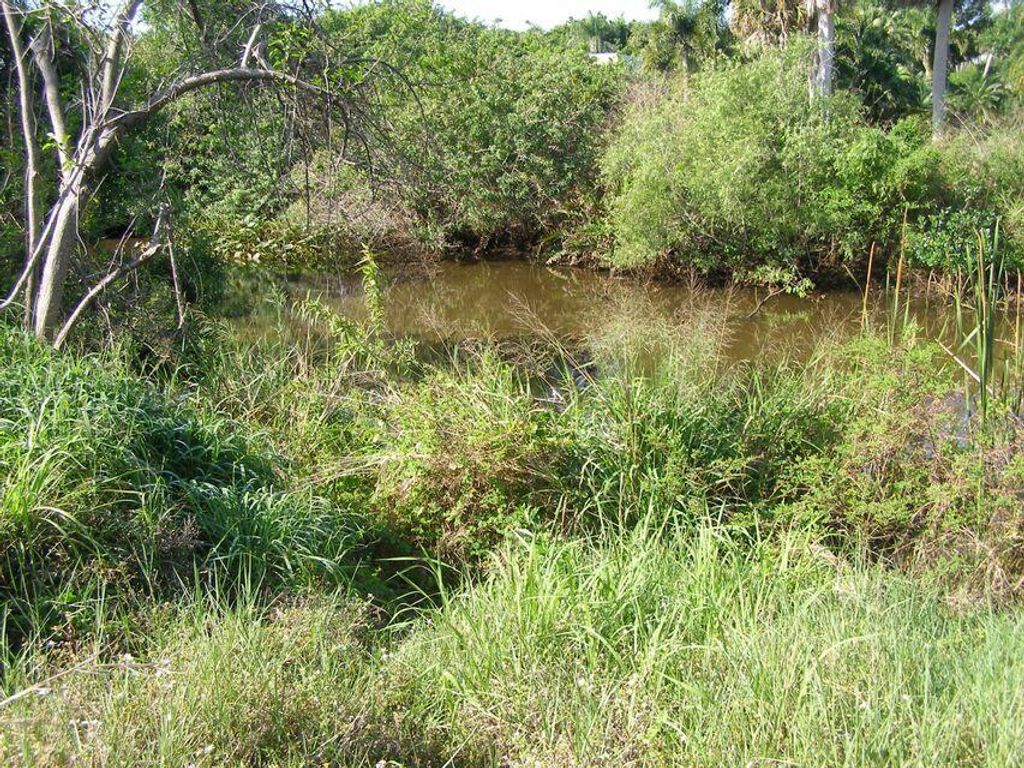 Photo of 506 NE Oleander Avenue, Fort Pierce, FL 34952 (MLS # R11135219)