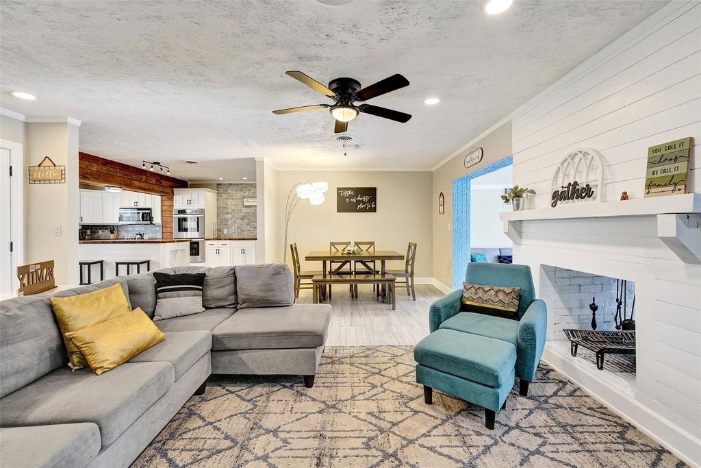 Photo of 1961 NW 33rd St, Oakland Park, FL 33309 (MLS # F10531982)