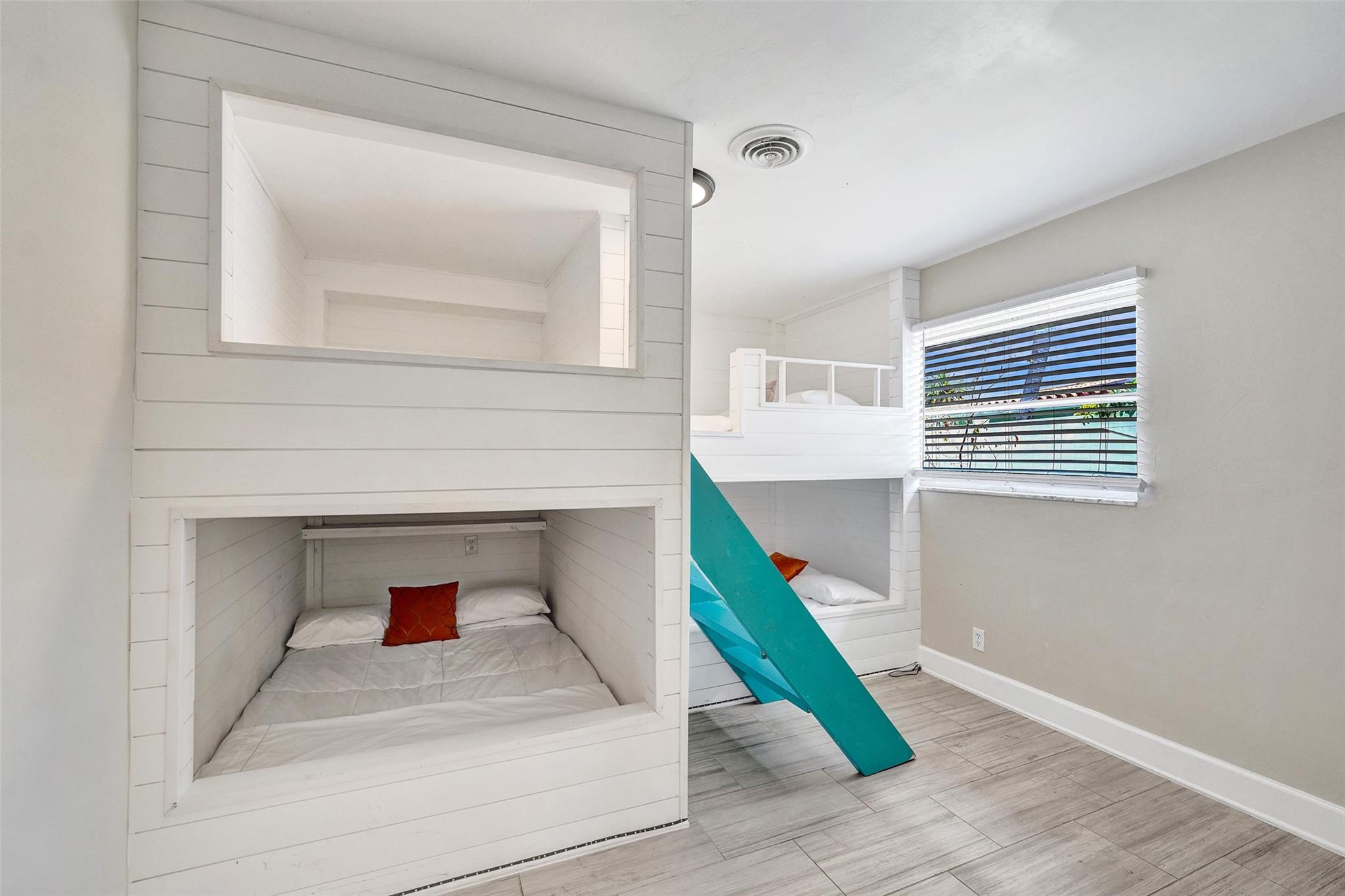 Royal Palm Acres First Se - Residential Lease