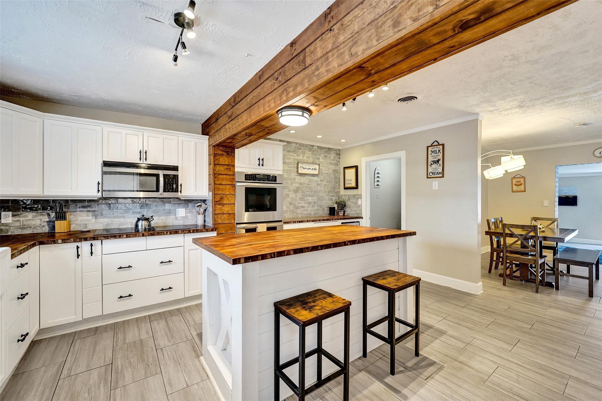 Royal Palm Acres First Se - Residential Lease