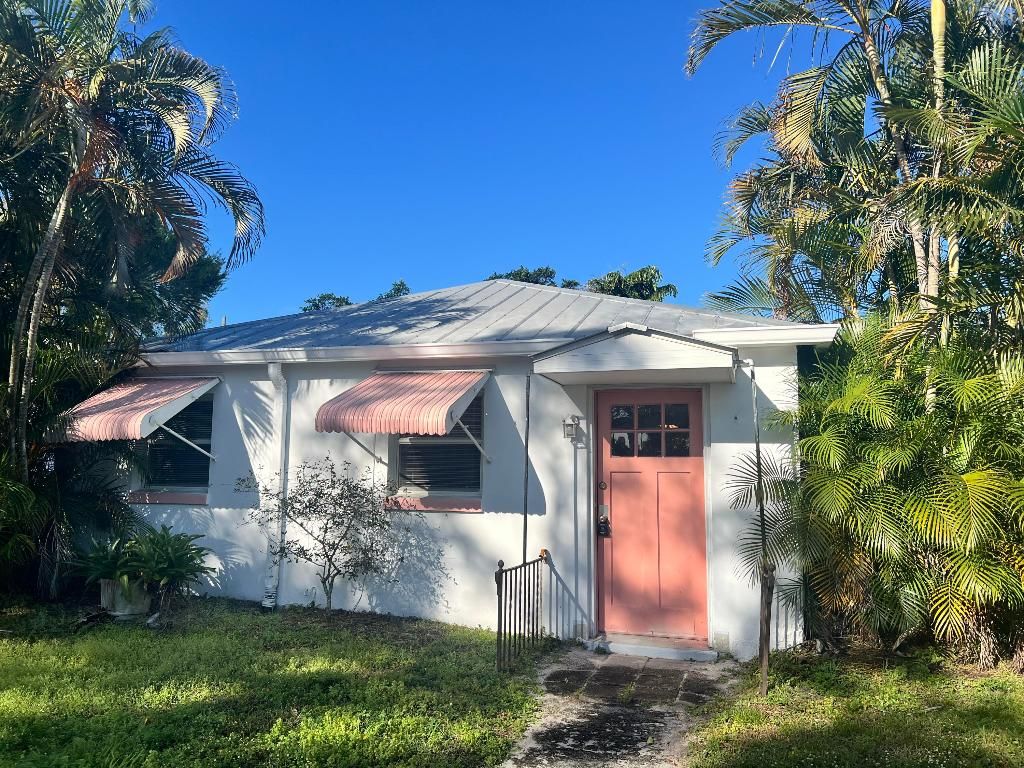 Photo of 518 NW Stuart Avenue, Stuart, FL 34994 (MLS # R11088303)
