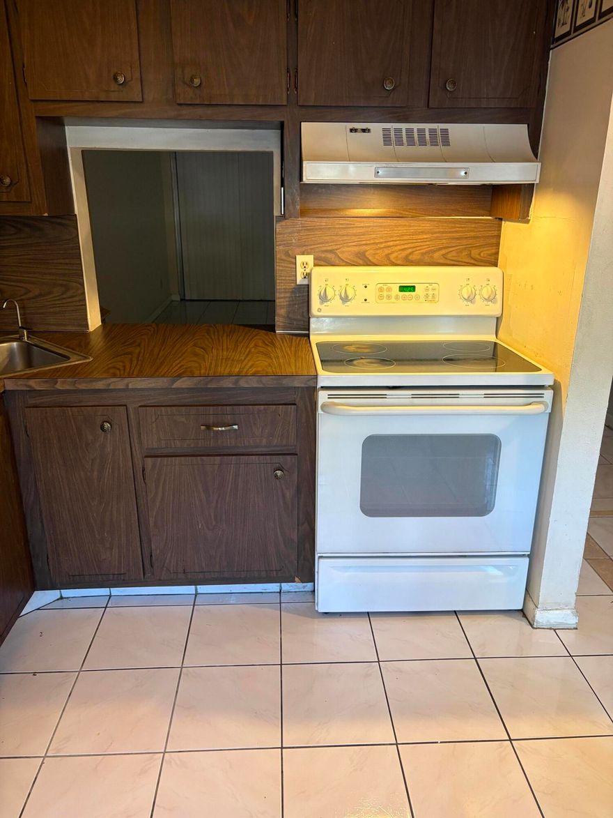 1st Floor. Parking in front. Recently Updated. Fully tiled. Vacant. Assoc requires 30 day approval. 55+ Community. Very strict. Credit score 675+, 30k min income. Include proof with CTL.