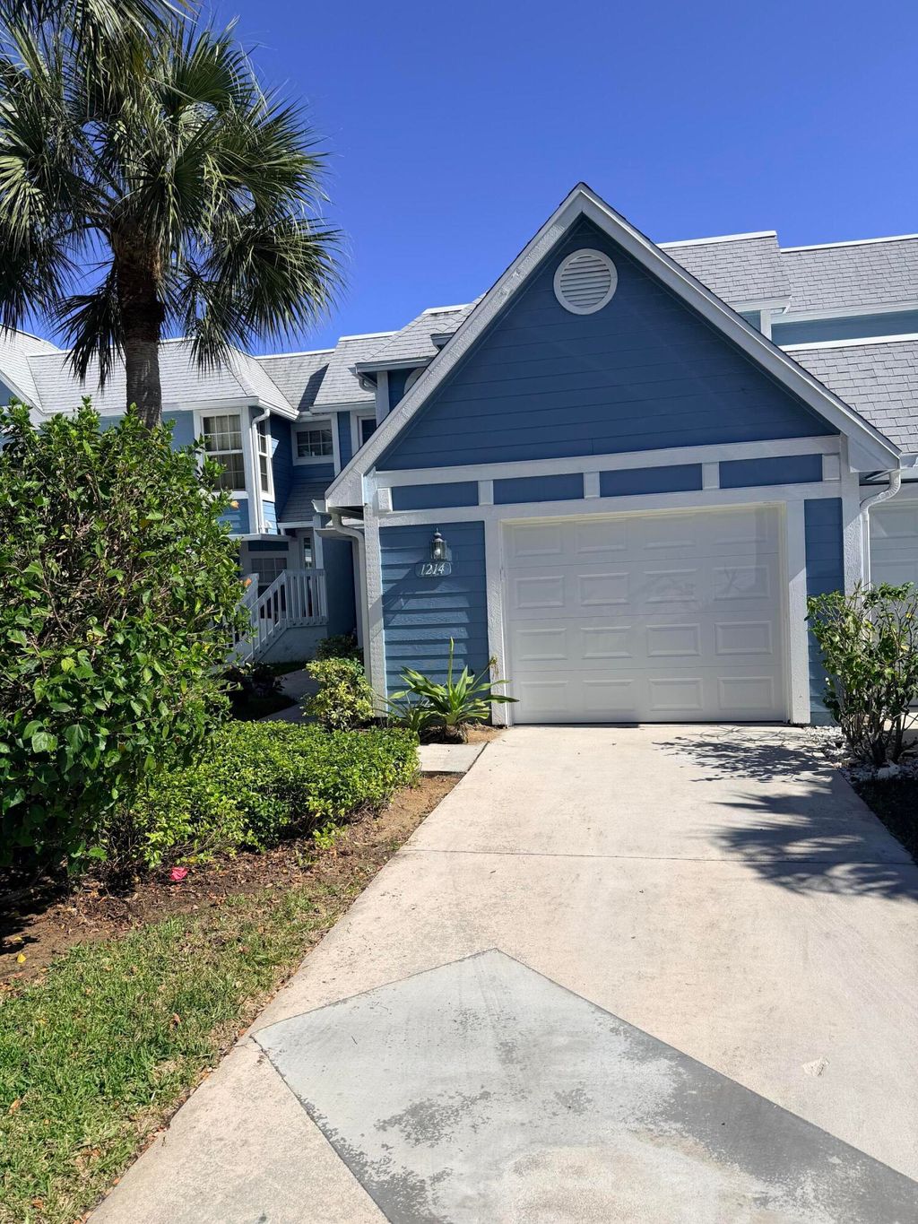 Photo of 1214 Ocean Dunes Circle, Jupiter, FL 33477 (MLS # B26000541)