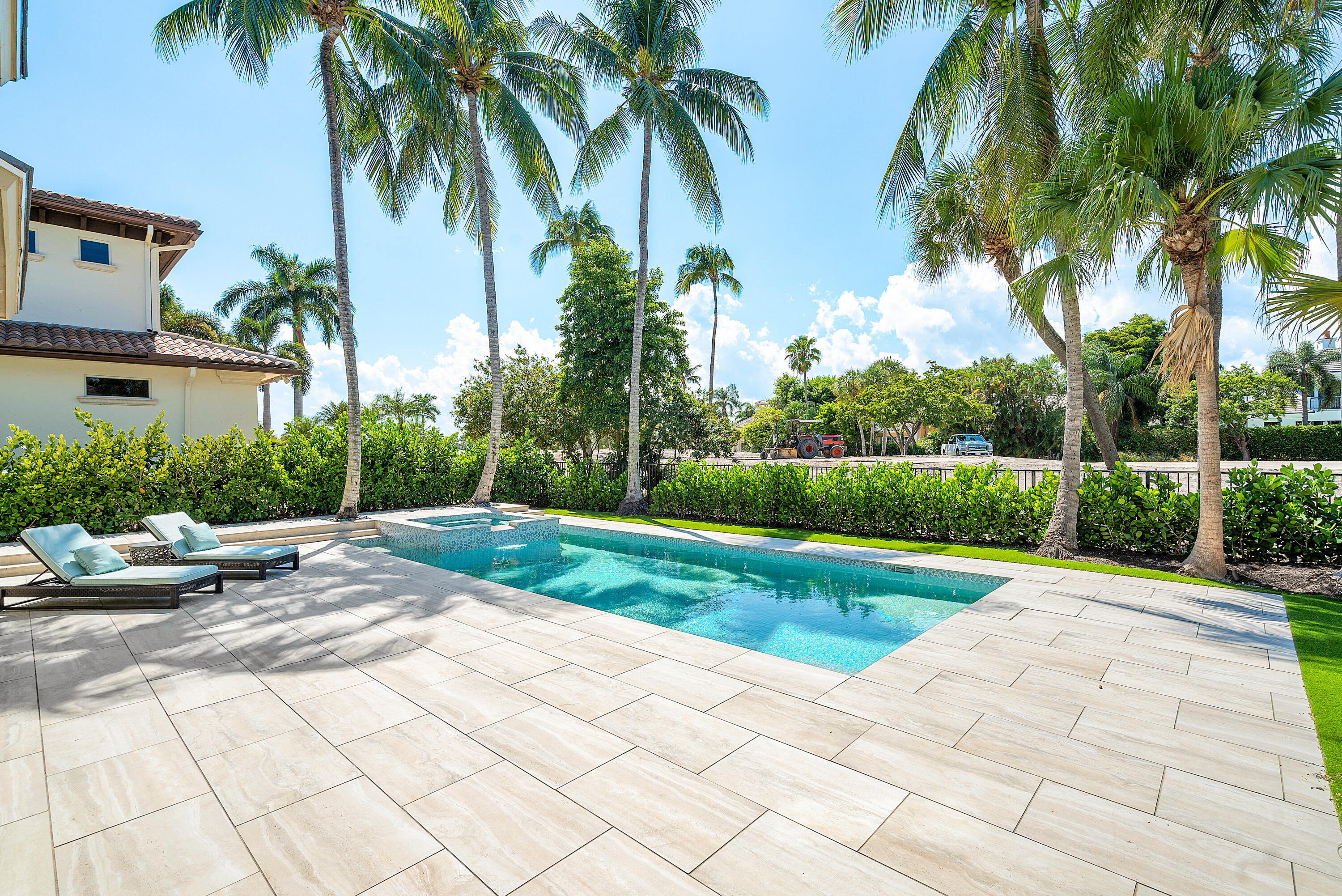 ROYAL PALM YACHT & COUNTRY CLUB - Residential