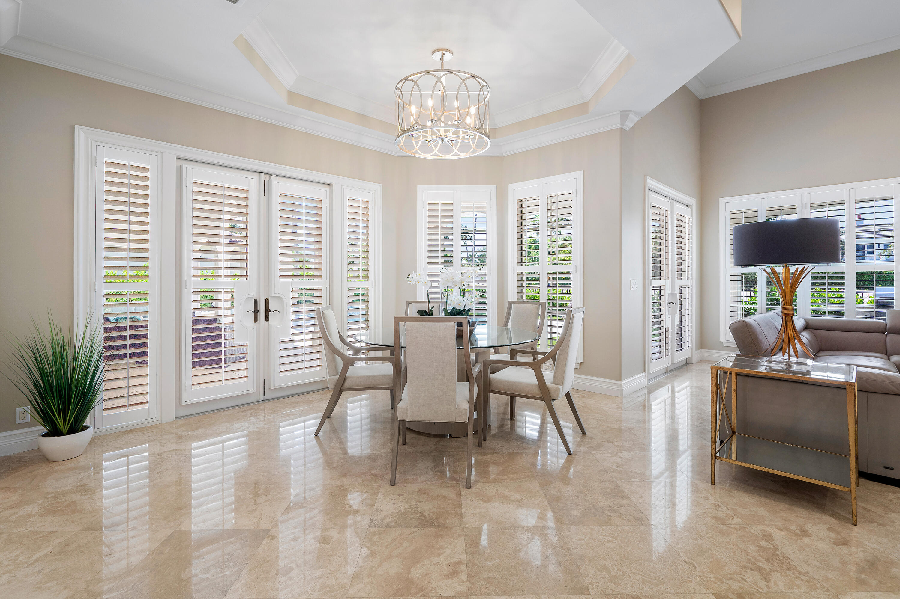 ROYAL PALM YACHT & COUNTRY CLUB - Residential