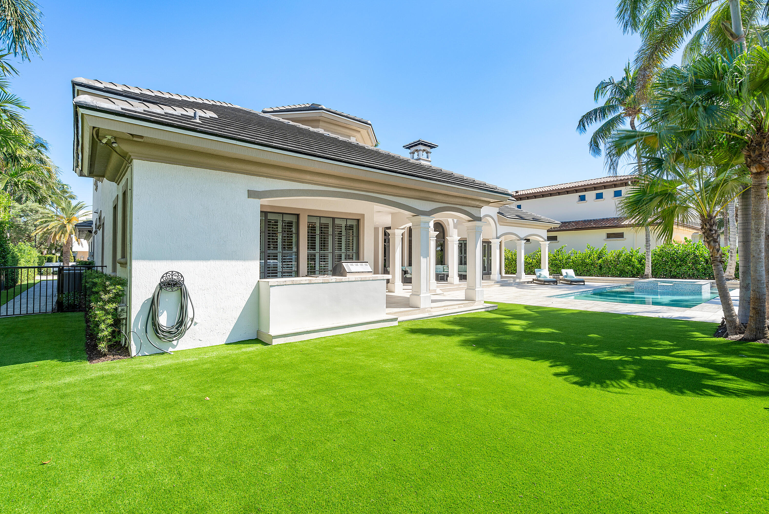 ROYAL PALM YACHT & COUNTRY CLUB - Residential