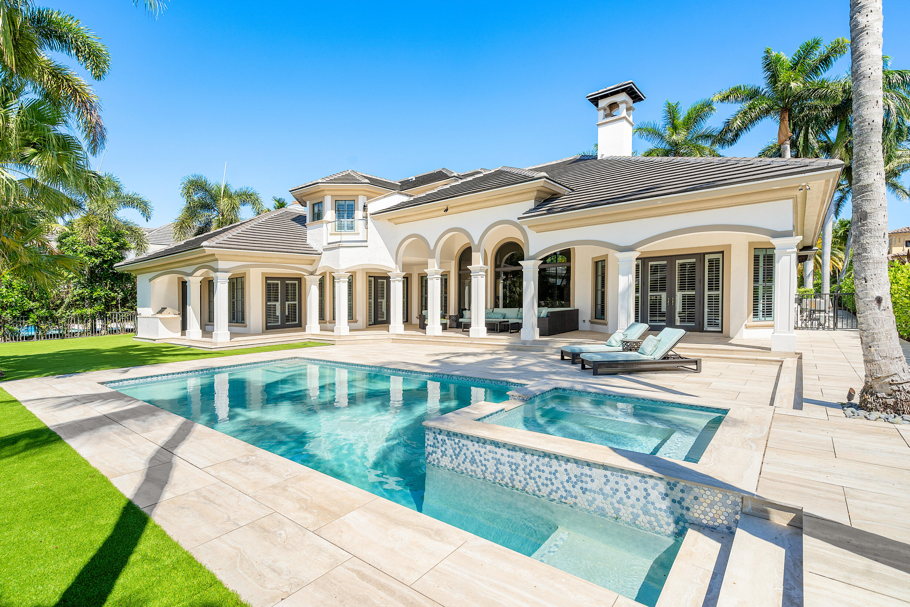 ROYAL PALM YACHT & COUNTRY CLUB - Residential