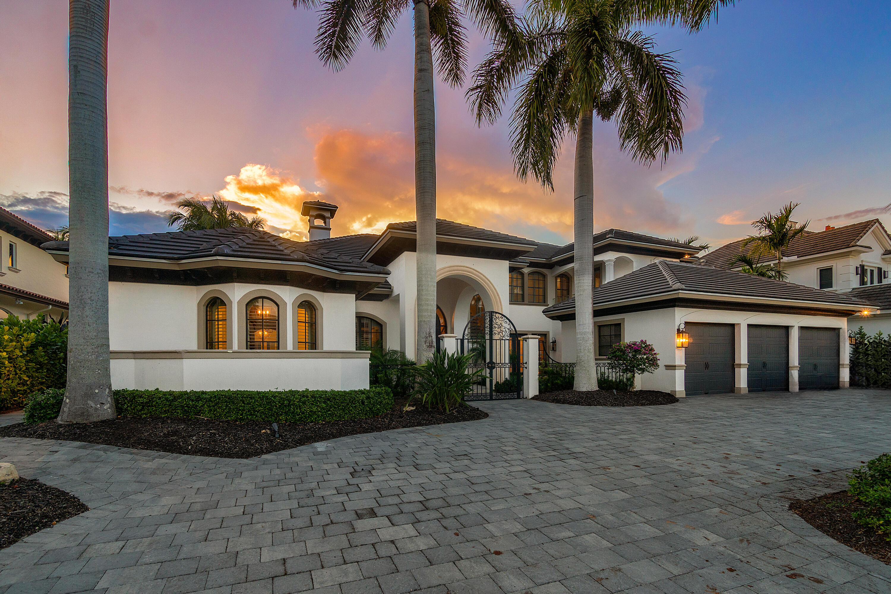 ROYAL PALM YACHT & COUNTRY CLUB - Residential