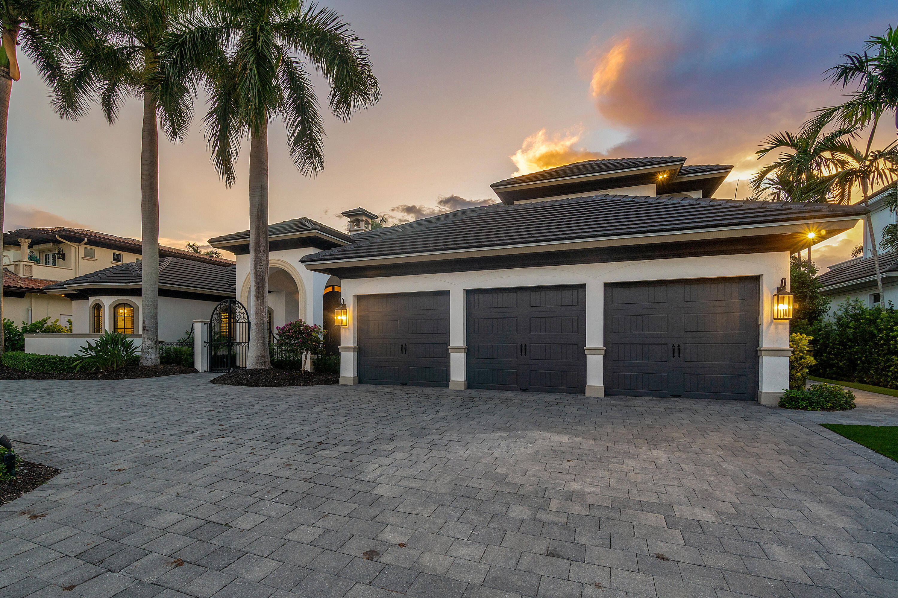 ROYAL PALM YACHT & COUNTRY CLUB - Residential