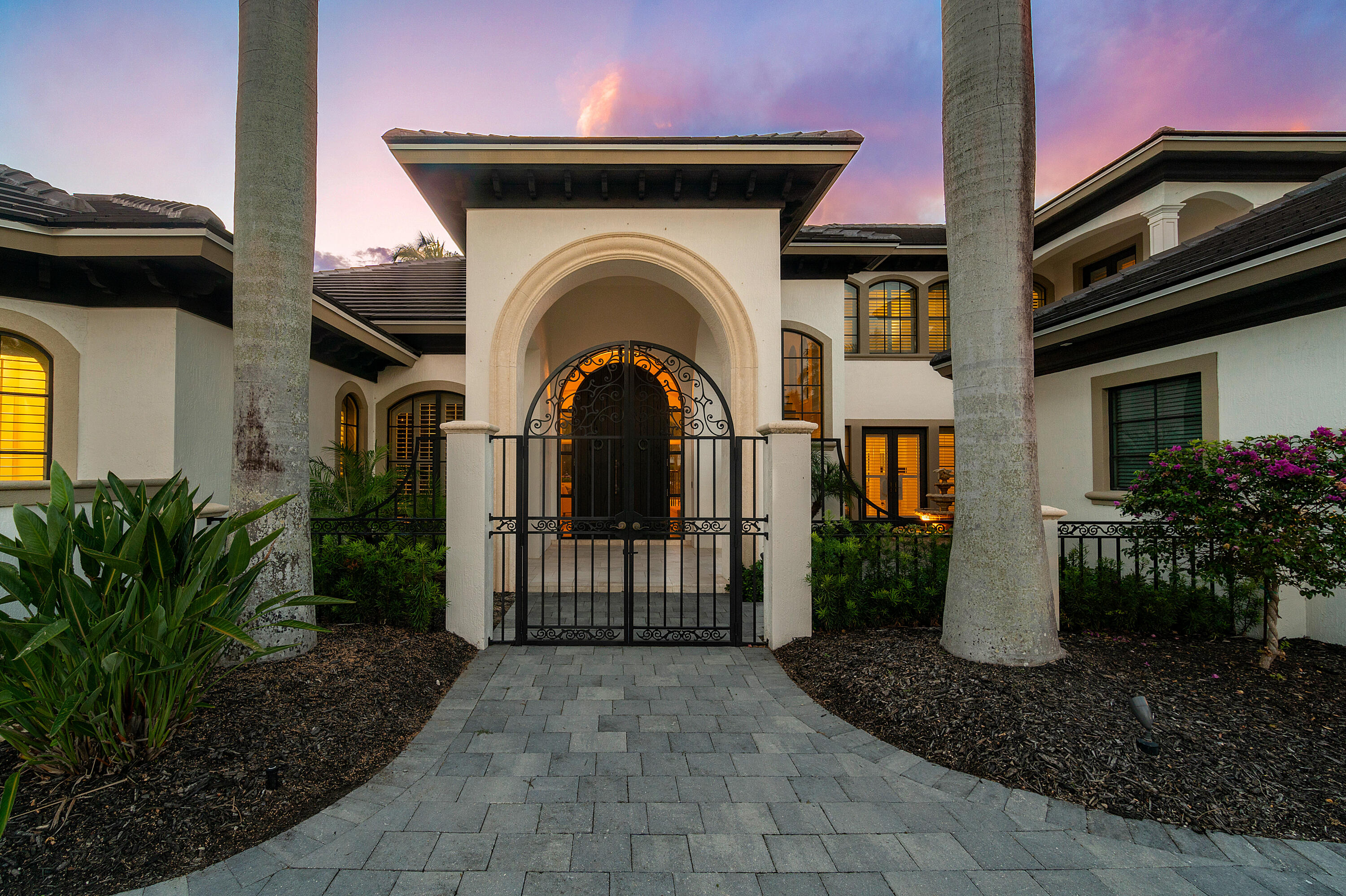 ROYAL PALM YACHT & COUNTRY CLUB - Residential