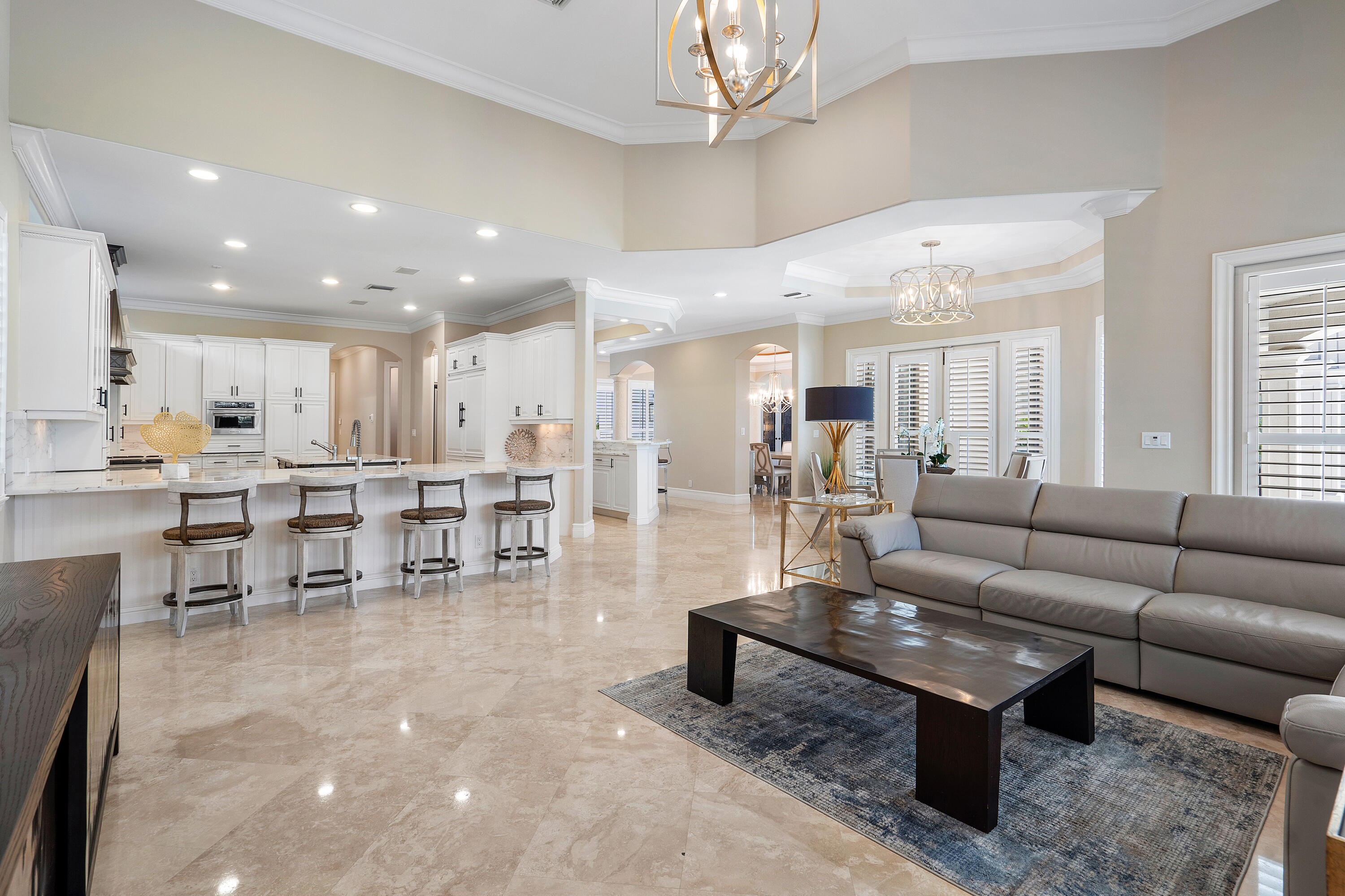 ROYAL PALM YACHT & COUNTRY CLUB - Residential