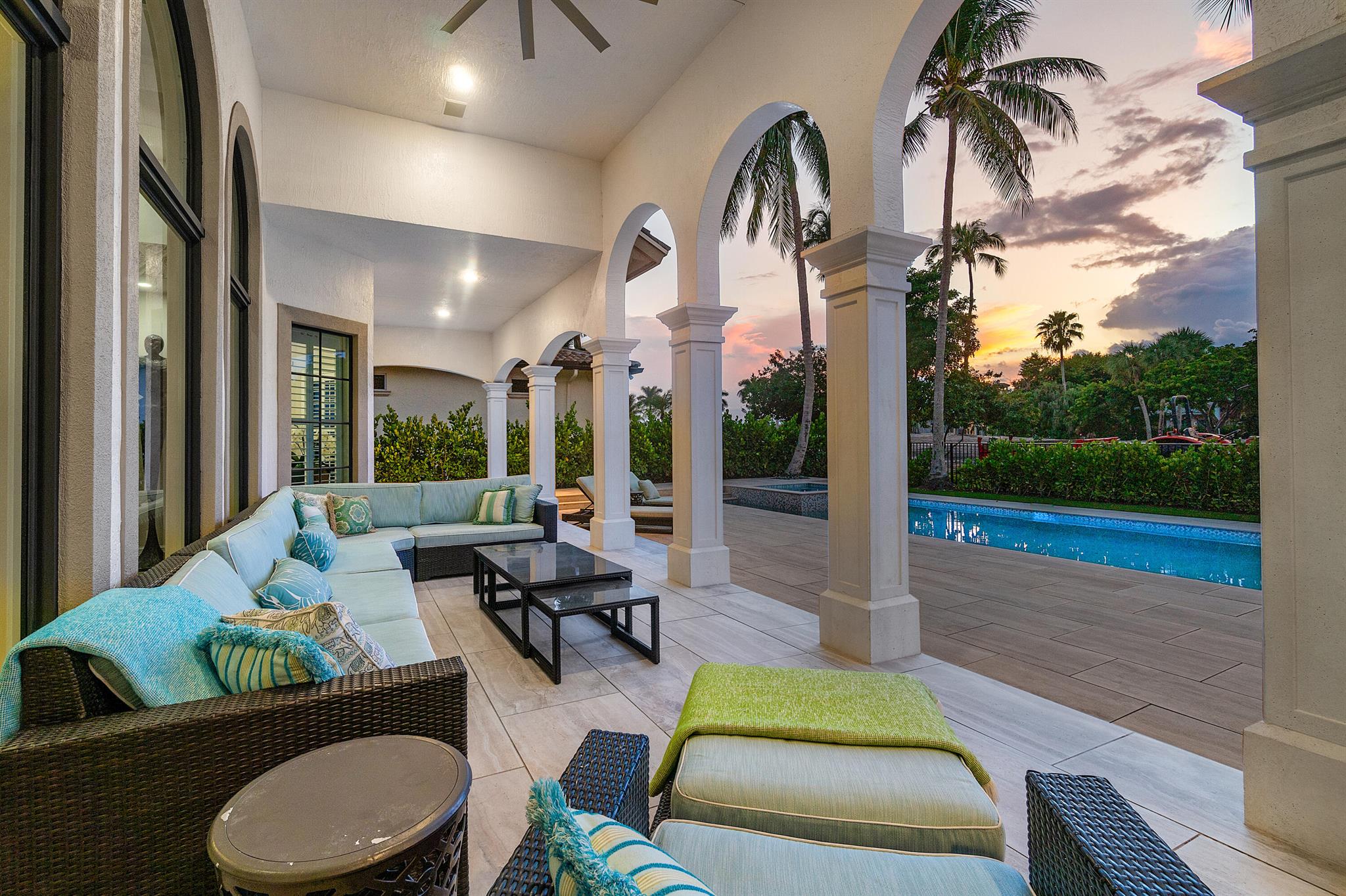 ROYAL PALM YACHT & COUNTR - Residential