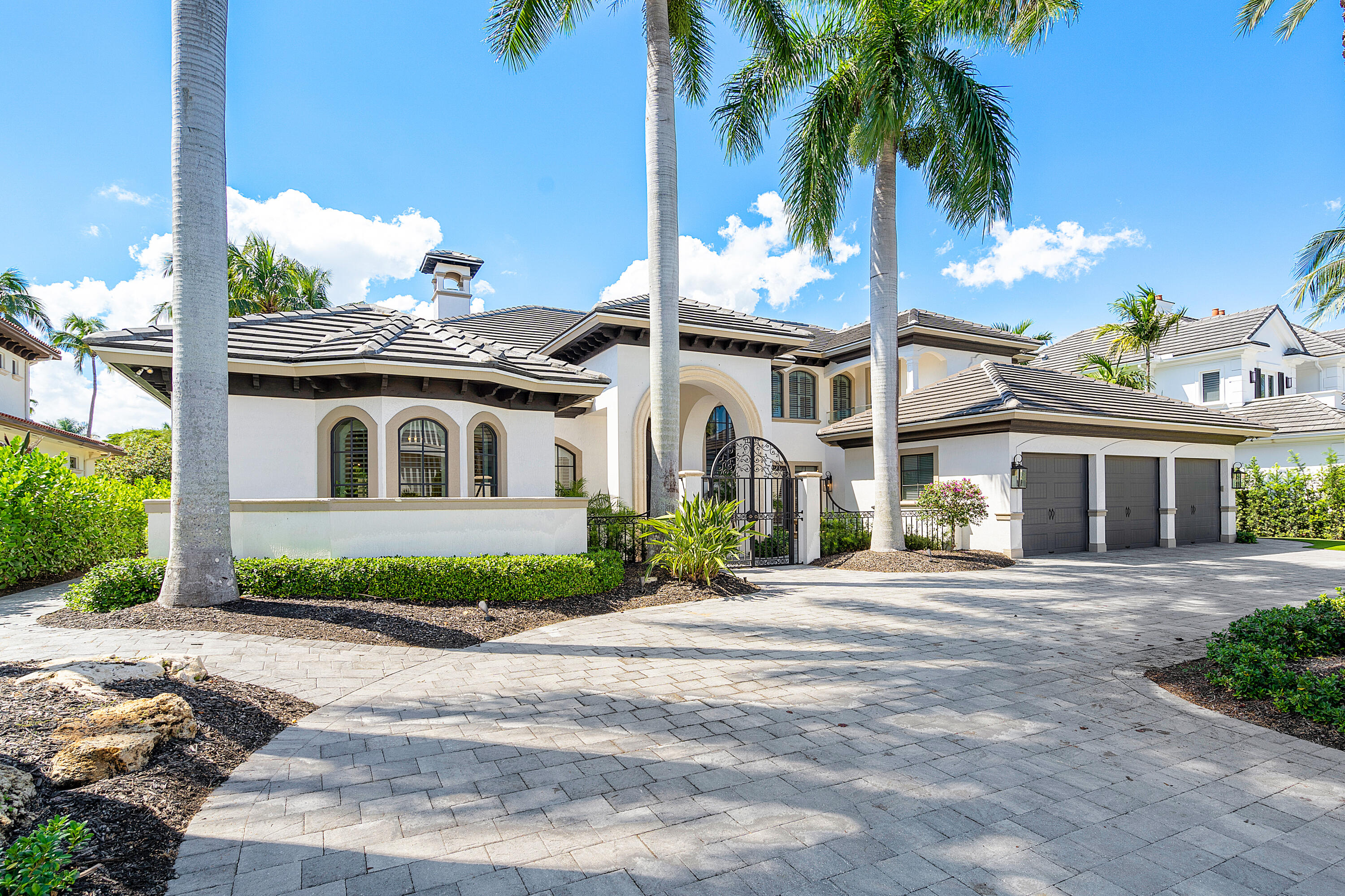 ROYAL PALM YACHT & COUNTRY CLUB - Residential