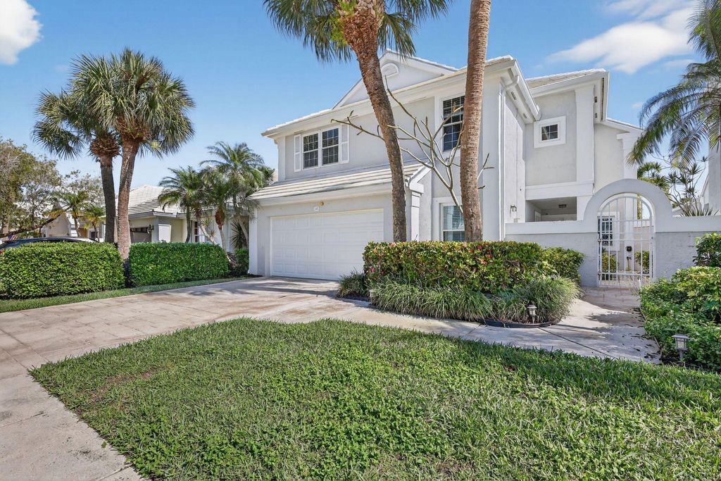 Photo of 45 Windsor Lane, Palm Beach Gardens, FL 33418 (MLS # R11159288)