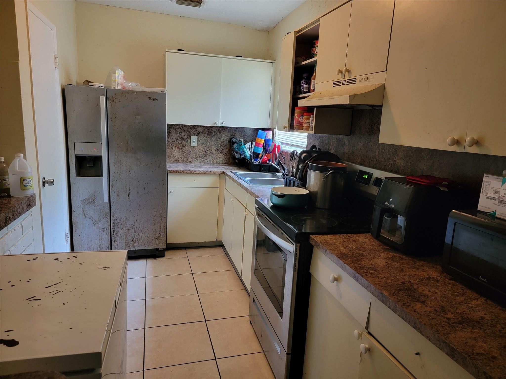 1630 NW 14TH CT