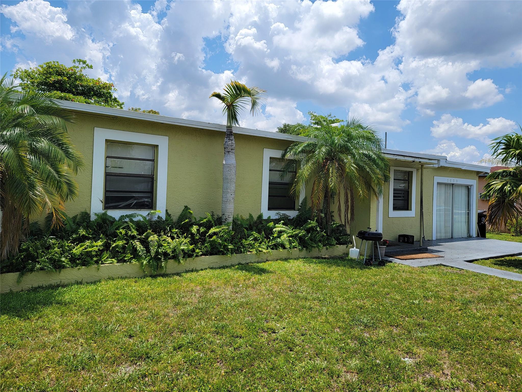 1630 NW 14TH CT