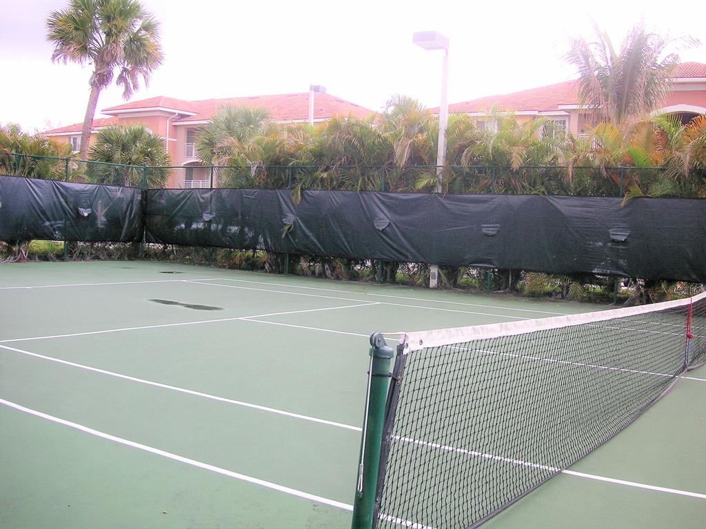 VILLAS AT EMERALD DUNES CONDO - Residential Lease