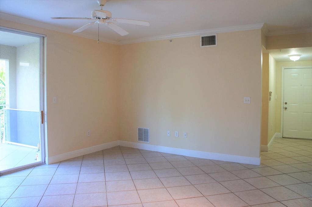 VILLAS AT EMERALD DUNES CONDO - Residential Lease