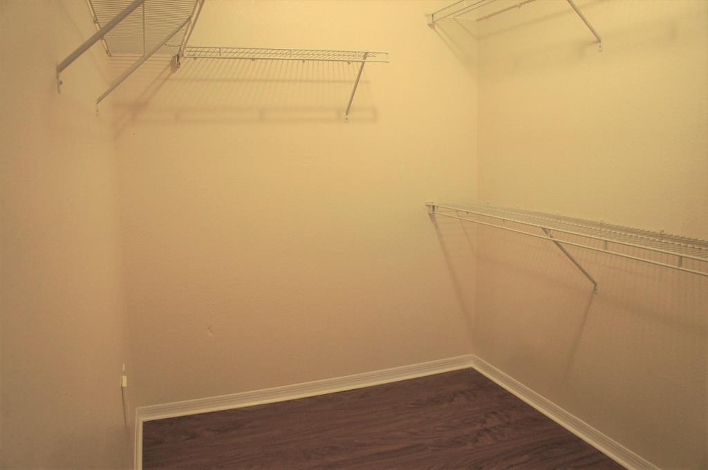 VILLAS AT EMERALD DUNES CONDO - Residential Lease