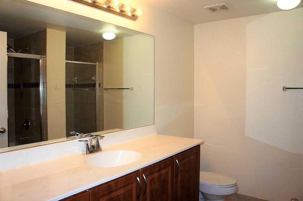 VILLAS AT EMERALD DUNES CONDO - Residential Lease