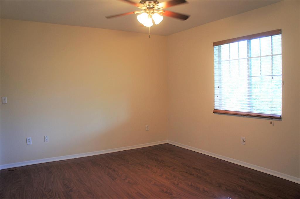 VILLAS AT EMERALD DUNES CONDO - Residential Lease