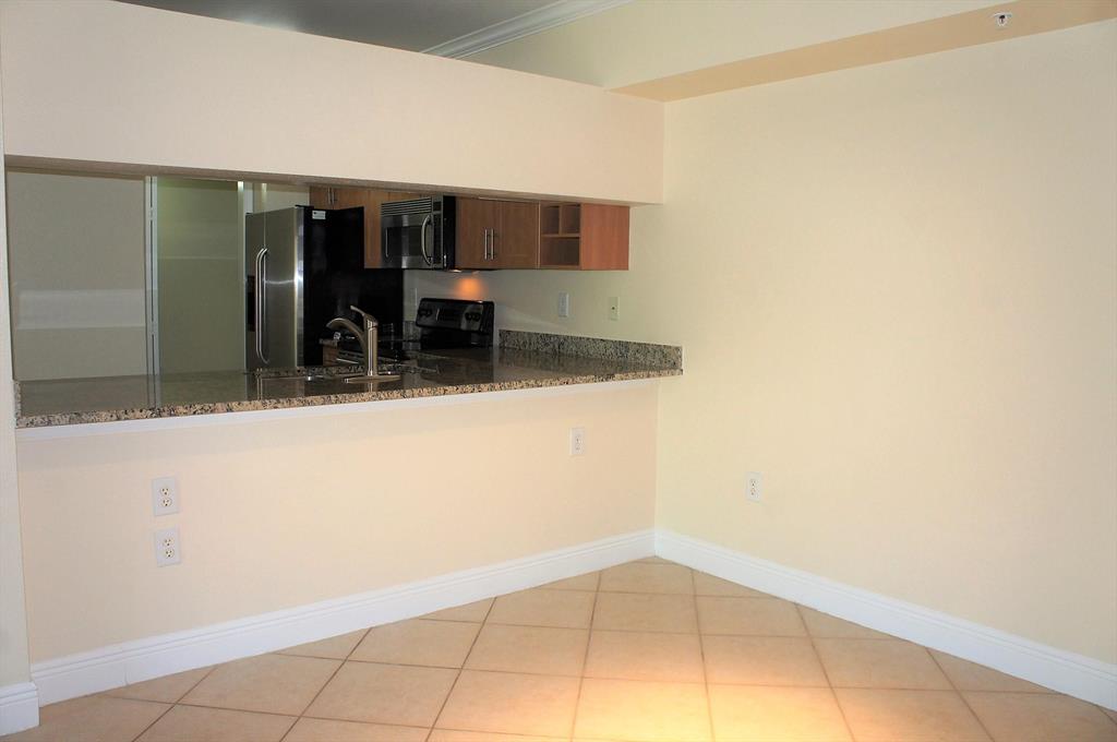 VILLAS AT EMERALD DUNES CONDO - Residential Lease