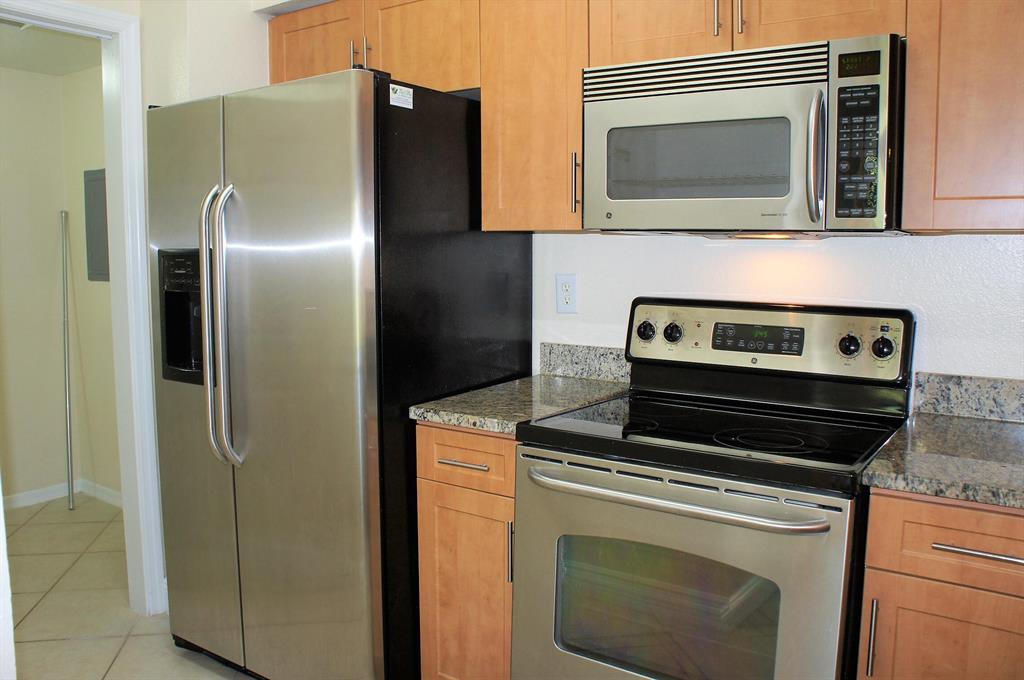 VILLAS AT EMERALD DUNES CONDO - Residential Lease