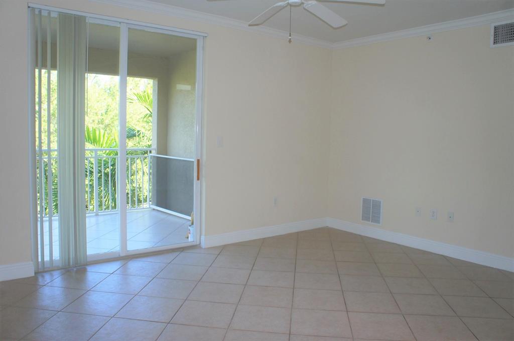 VILLAS AT EMERALD DUNES CONDO - Residential Lease