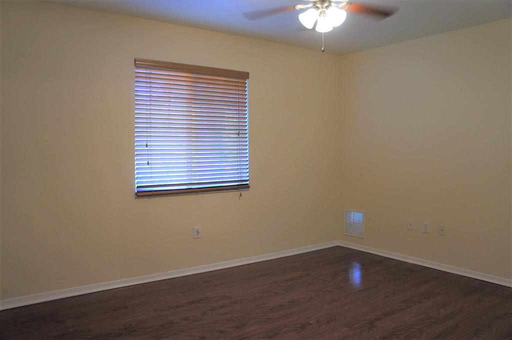 VILLAS AT EMERALD DUNES CONDO - Residential Lease