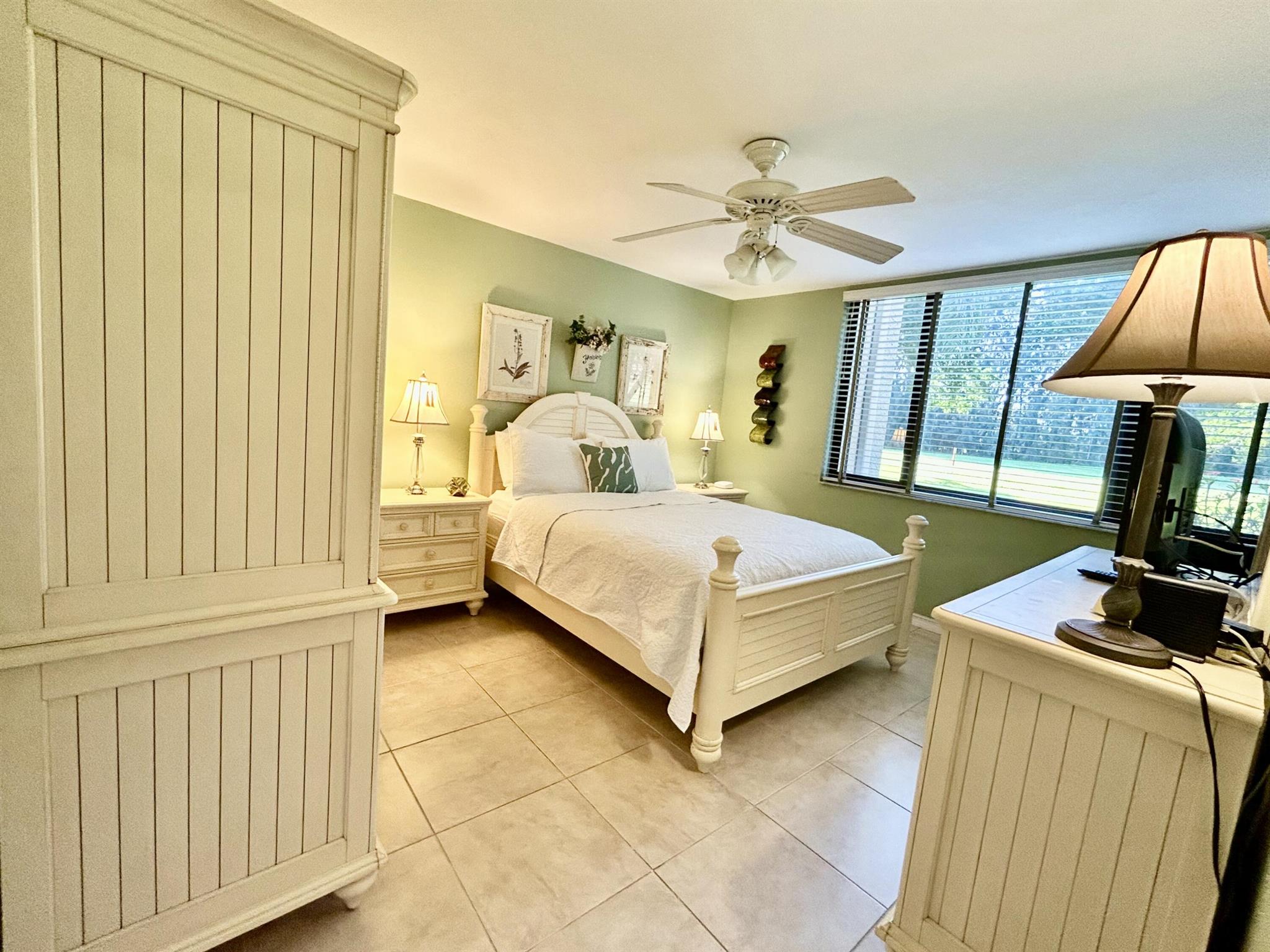 FOUNTAINS OF PALM BEACH C - Residential Lease