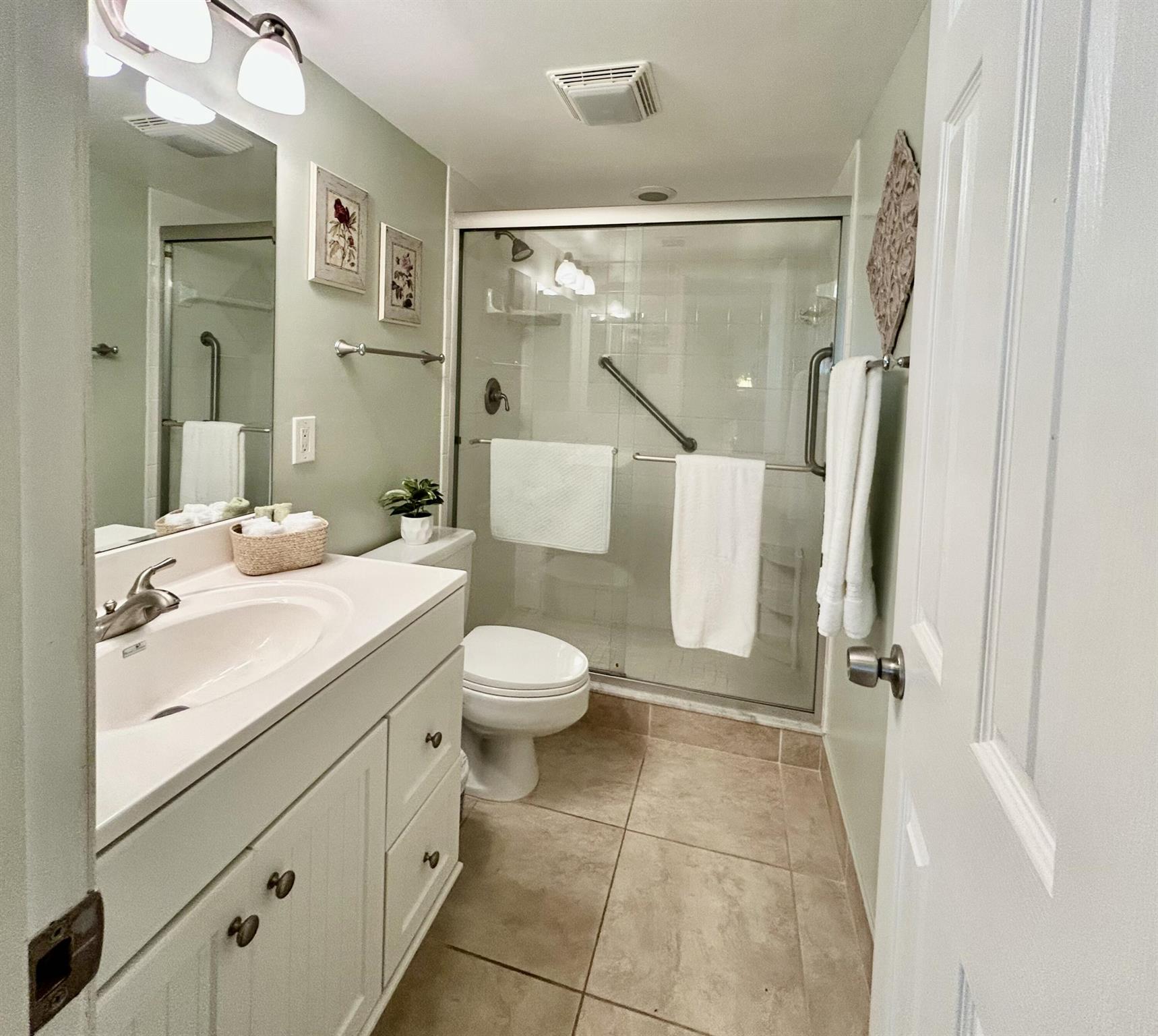 FOUNTAINS OF PALM BEACH C - Residential Lease