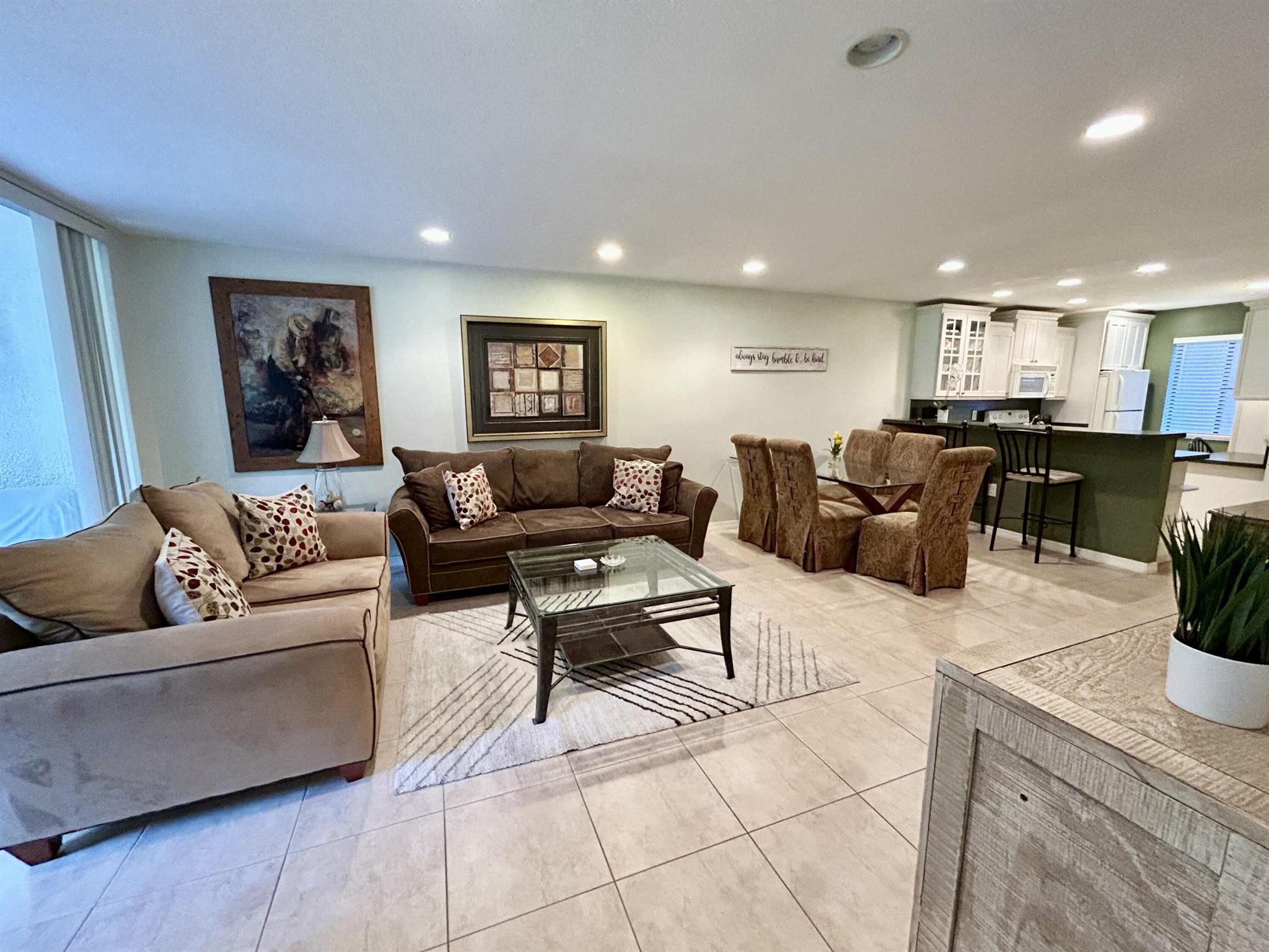 FOUNTAINS OF PALM BEACH C - Residential Lease