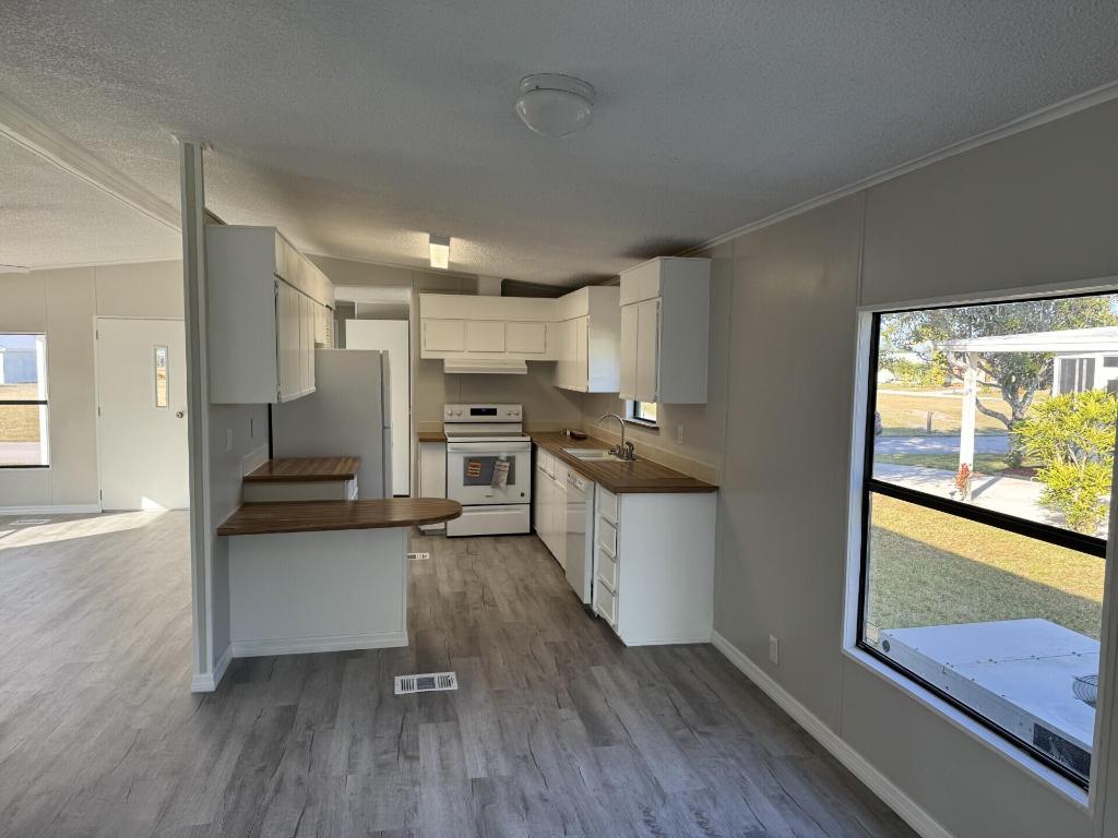 Spanish Lakes Country Club Village - Residential